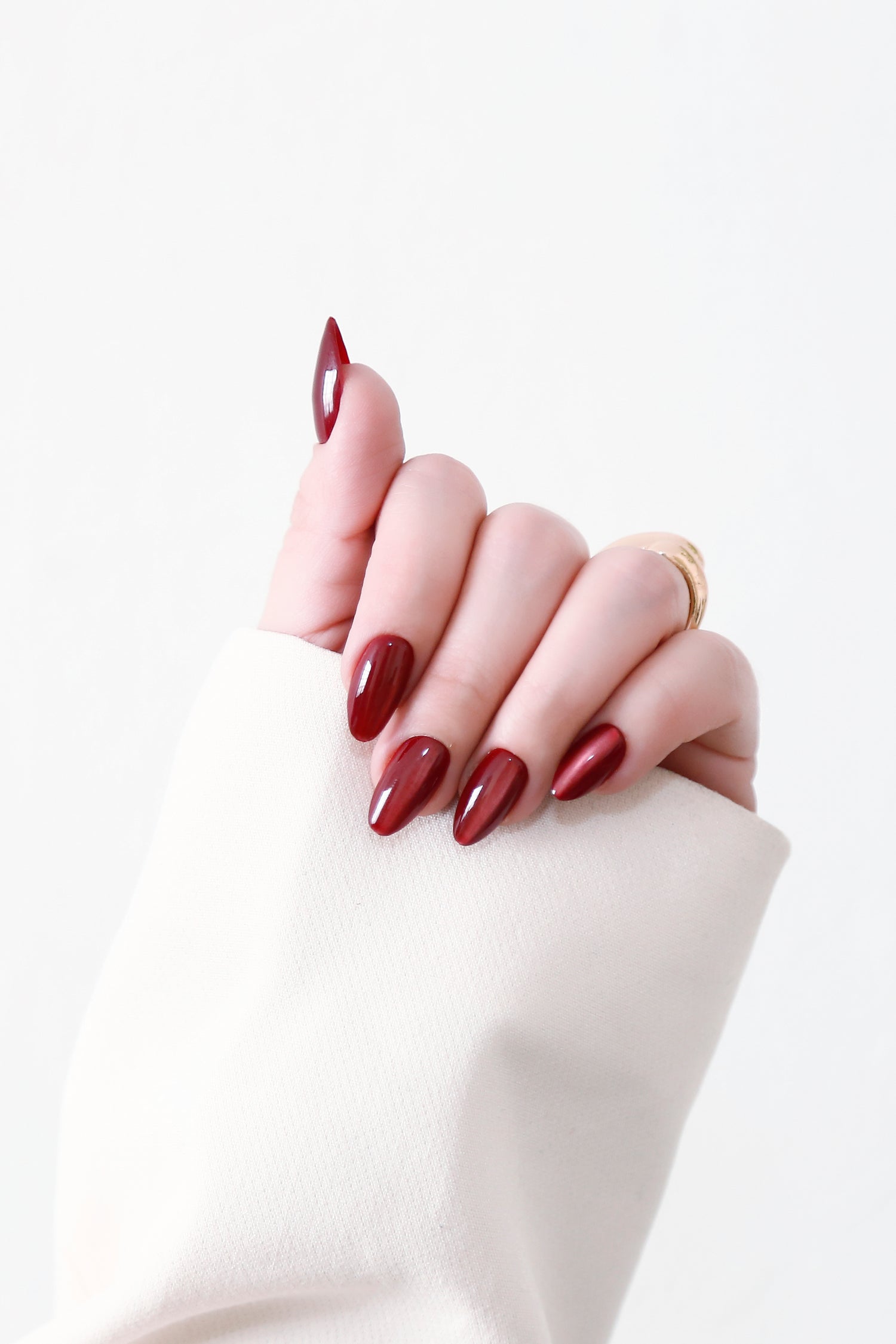 Cherry Eclipse  - Almendra Corta