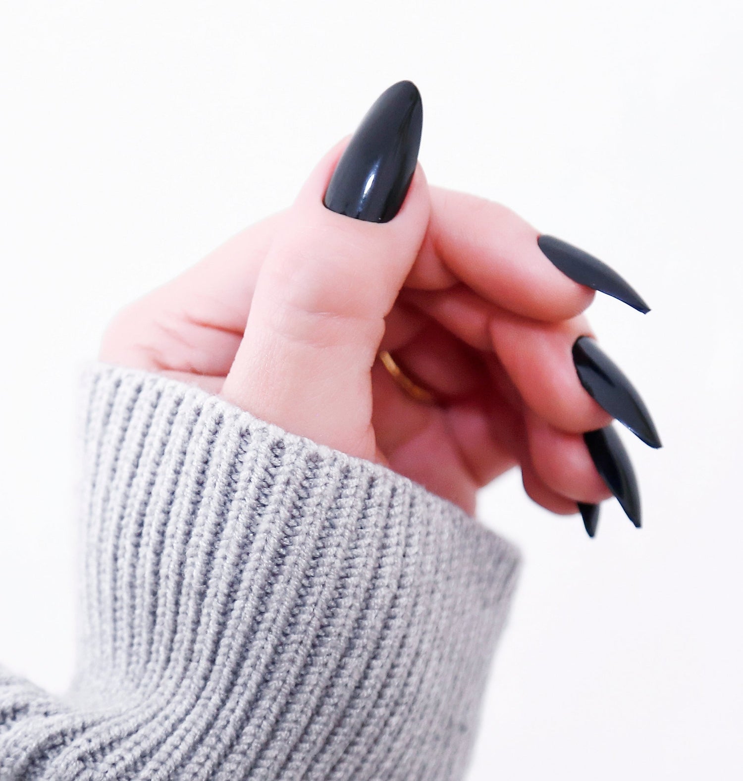 Midnight Noir – Almendra Media