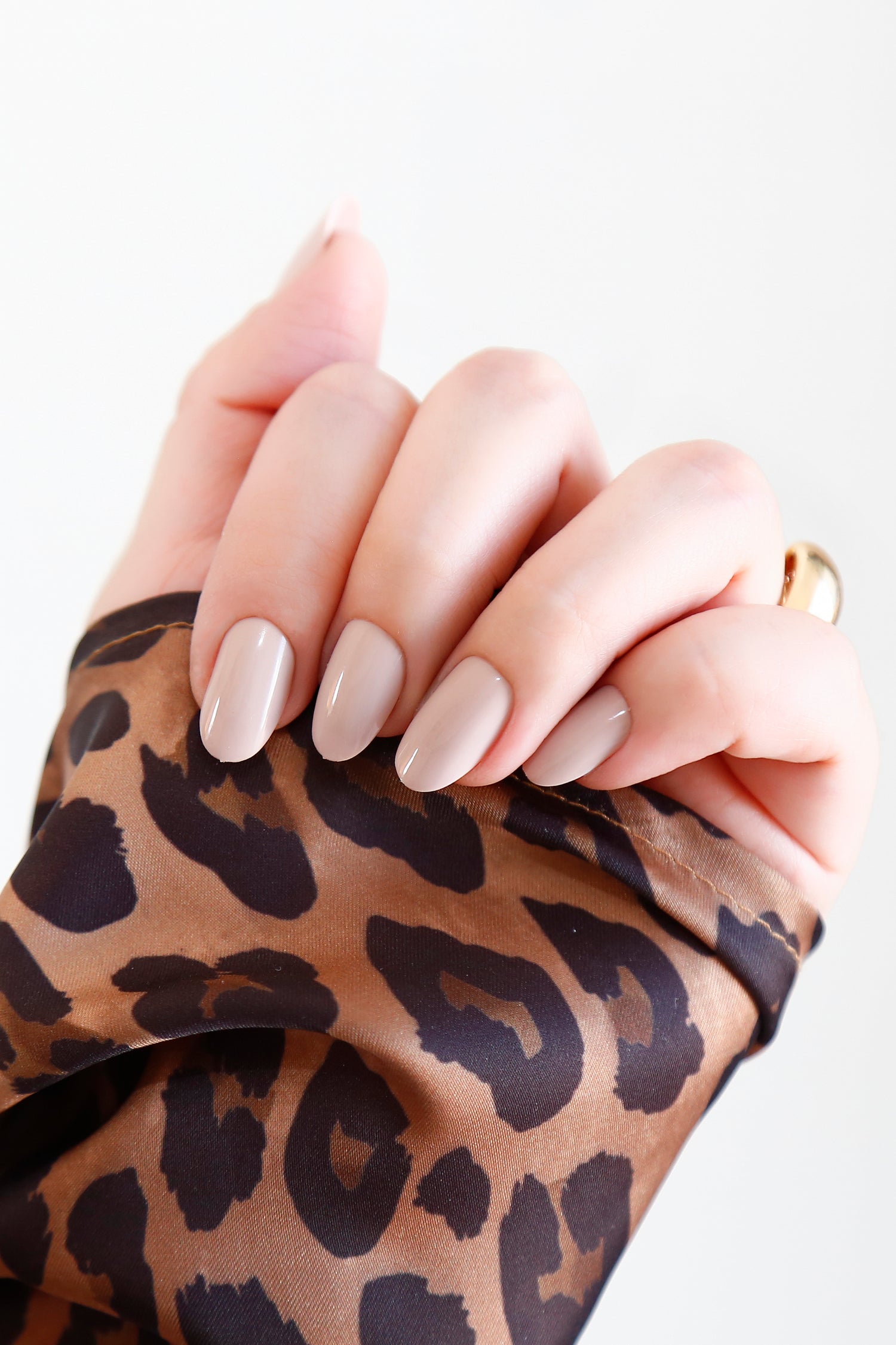 Warm Almond – Oval Corta