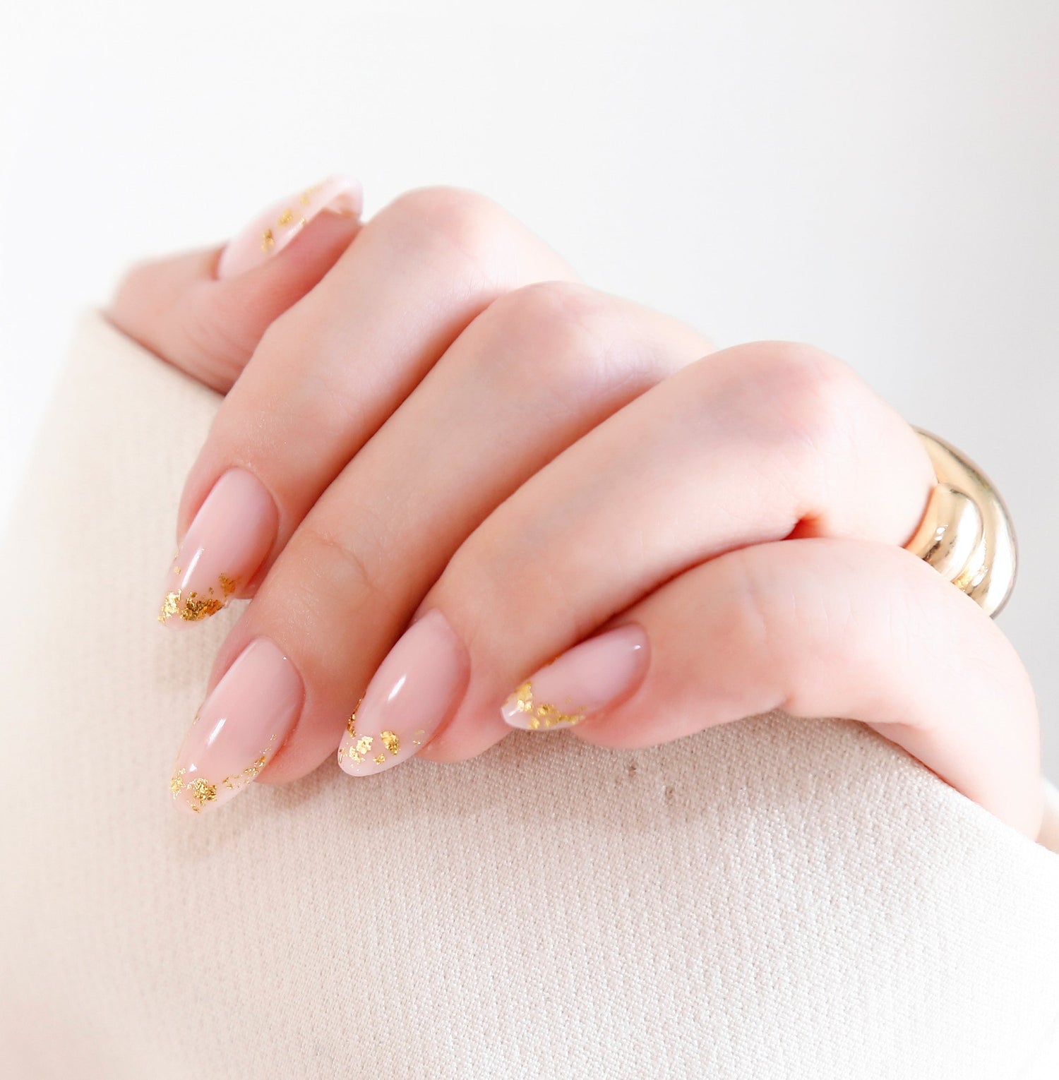 Golden Petal  - Almendra Corta