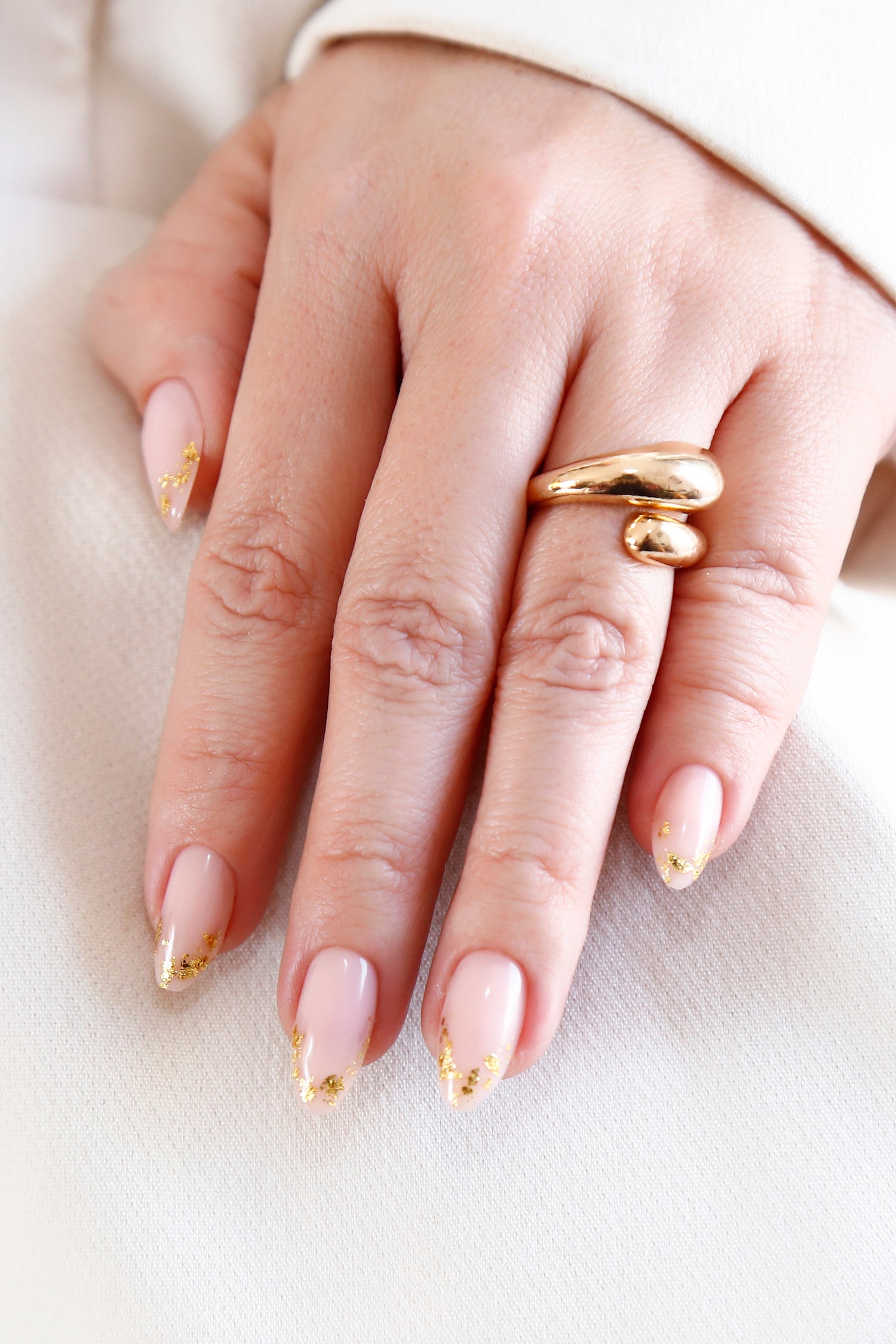 Golden Petal  - Almendra Corta