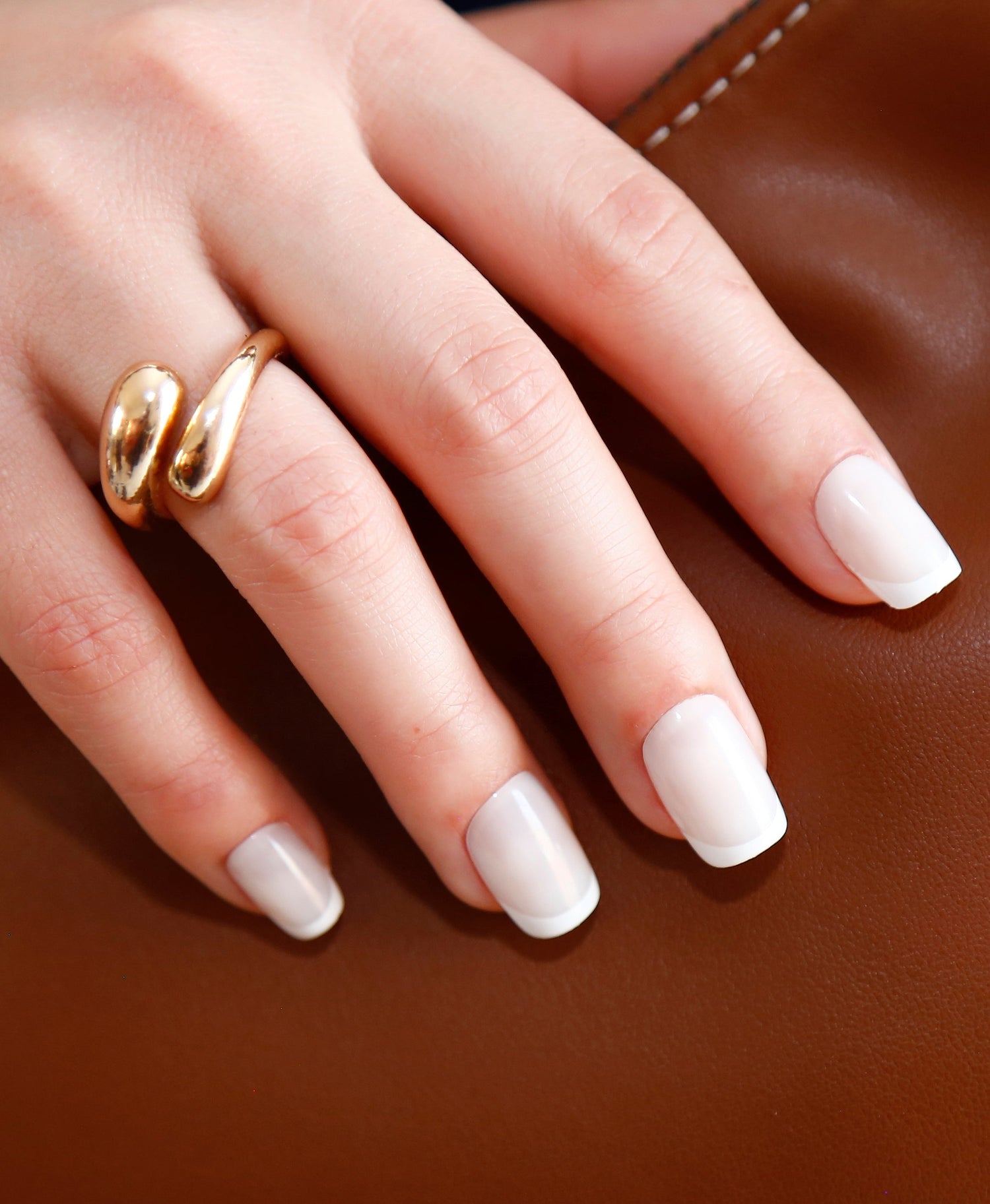Double Milky White French - Cuadrado Corto